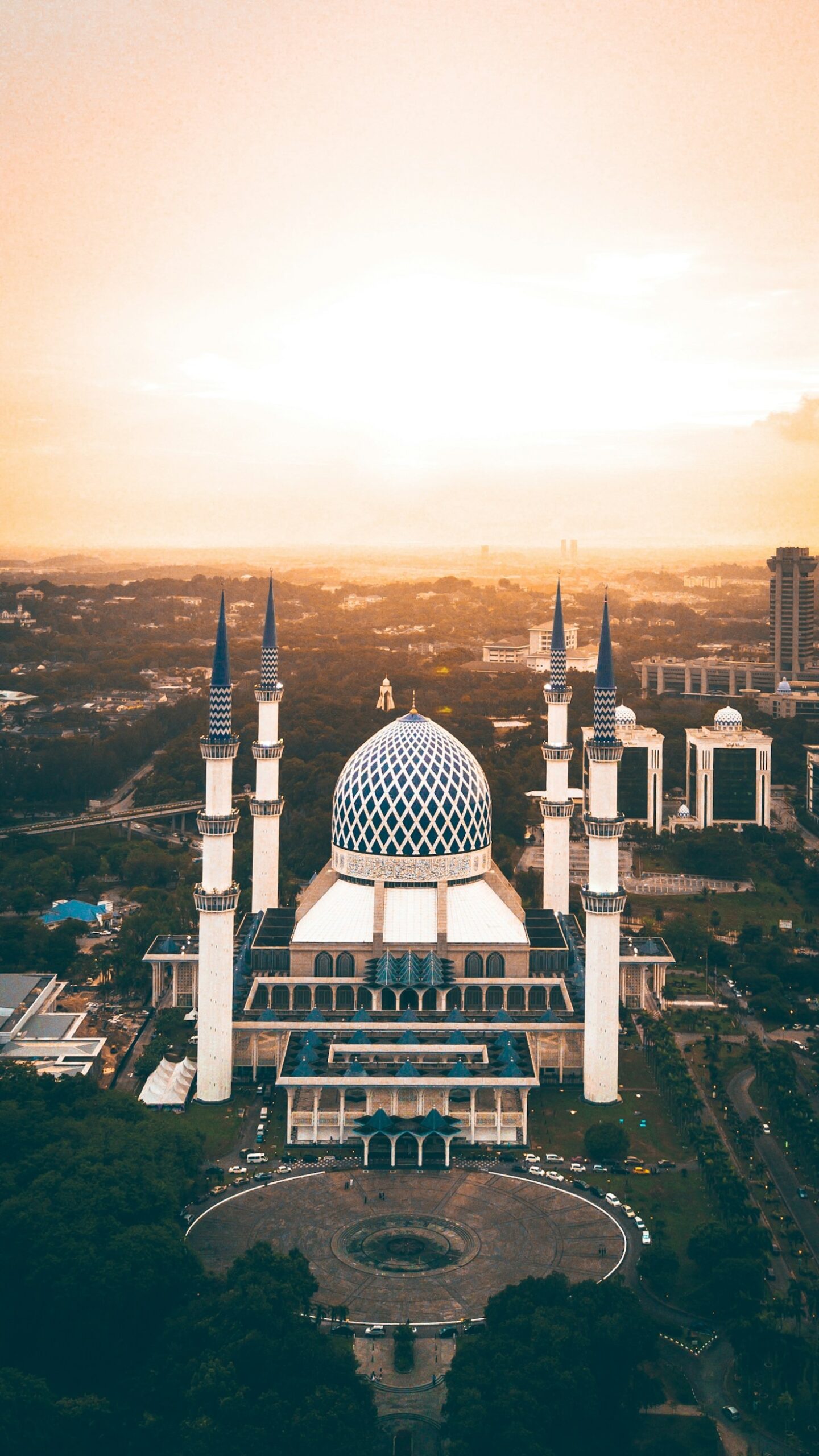 Quran Distribution: Spreading Knowledge Globally
